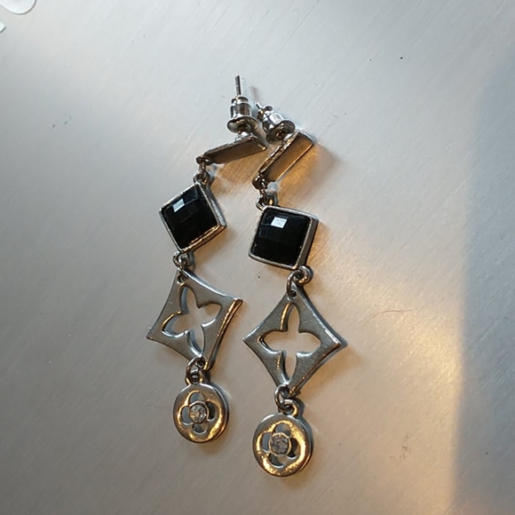 Dangle earrings - Picture 1 of 1